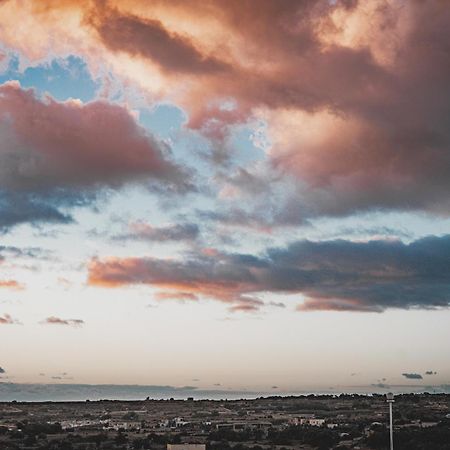 Bed and Breakfast Artists' Nest Marsaskala Esterno foto